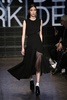 米ニューヨーク市内で発表された「DKNY」15/16年秋冬コレクション（2015年2月15日撮影）。(c)AFP/Getty Images/Neilson Barnard