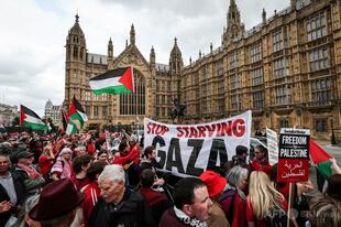 グレタさん乗せた支援船、エジプト沖に到着 9日朝までにガザ到着の予定