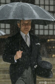 天皇、皇后両陛下、明治神宮を参拝 昭憲皇太后の没後110年 写真17枚