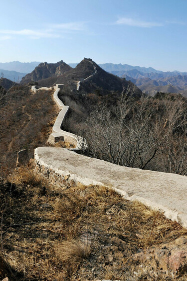 万里の長城、当局の修復で真っ平らに「爆破した方がまし」との声も