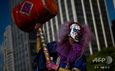 ブラジルにゾンビ大集合！ 「死者の日」恒例イベント