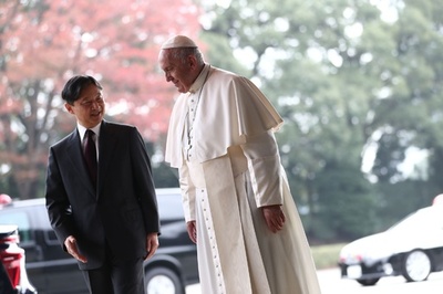フランシスコ教皇、皇居で天皇陛下と会見