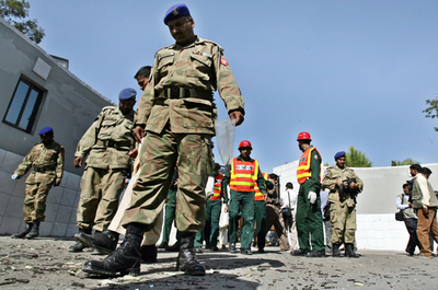 パキスタン国軍本部近くで自爆テロ、7人死亡