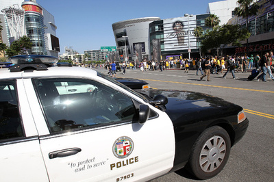 米ロスで警官に撃たれホームレス男性死亡、ネットに動画