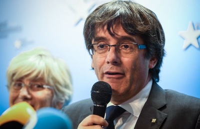 スペイン、前カタルーニャ州首相の逮捕状発付