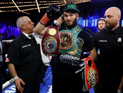 ベテルビエフ、ライトヘビー級3団体統一 スミスに圧巻TKO勝ち