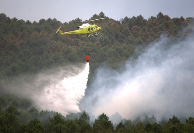 スペイン西部のガタ山脈で山火事、1400人が避難
