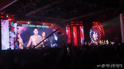 「忠誠顧客をつかめ」…「芸能・コンサート・フェス」に力を入れるコンビニ – KOREA WAVE