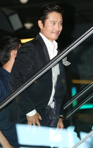 元韓国代表の朴智星が結婚、イ・ビョンホンやPSYなどが祝福