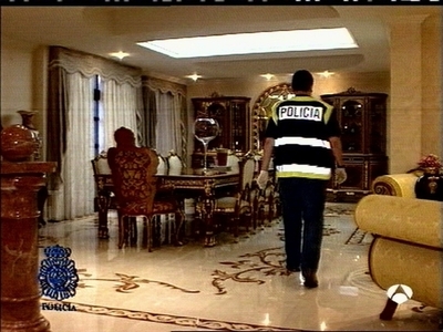 スペイン当局、ロシア系大規模犯罪組織を摘発 18人逮捕