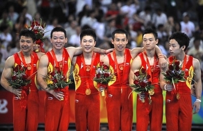 中国 体操男子団体で2度目の金メダル