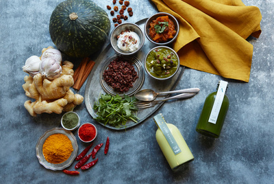 「エル カフェ」がサンフードとコラボ、身体を温める薬膳カレー＆スパイスドジュース