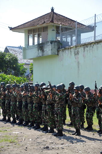 インドネシア・バリ島の刑務所で暴動、外国人受刑者を避難へ