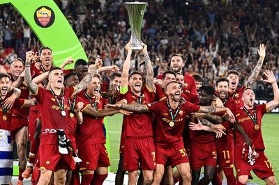 ローマがECL初代王者に、ザニオーロ決勝点