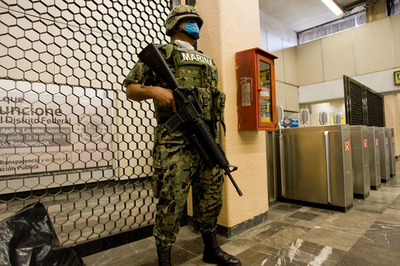 豚インフル、11か国で感染報告 メキシコの死者は103人に