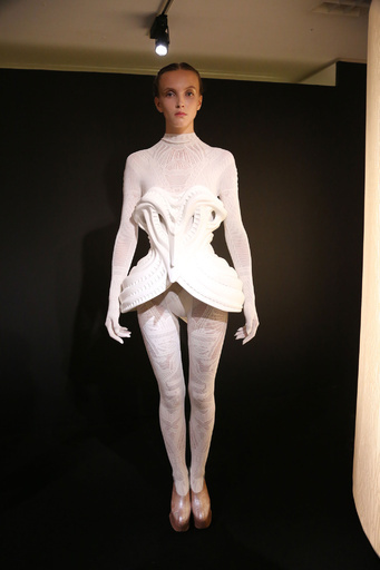 新旧作品織り交ぜインスタレーション、「ソマルタ」15年春夏