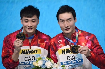 中国が男子シンクロ3m板飛び込みで金、第16回世界水泳