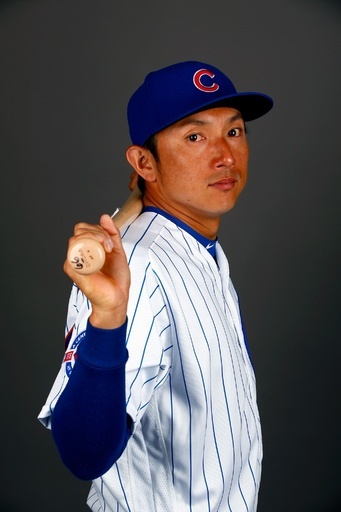 川崎宗則、シカゴ・カブスのユニホームで写真撮影