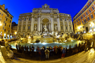 「フェンディ」が支援、ローマ・トレビの泉修復計画を発表