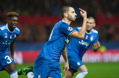 ユーベが逆転勝利で16強、セビージャは判定に怒り 欧州CL