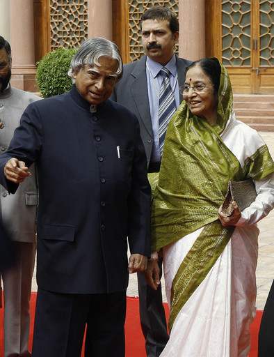 インド初の女性大統領就任、女性の権利向上と女児中絶の阻止を誓う