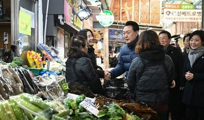 韓国大統領「売り上げを上げる」発言を「白菜を上げる」と字幕ミス…なのに広がった“大統領が物価を上げる”説