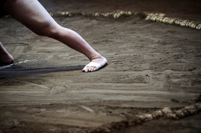 28歳の大相撲力士、新型コロナで死去