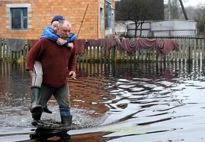まるで水郷、洪水に見舞われたベラルーシの農村部