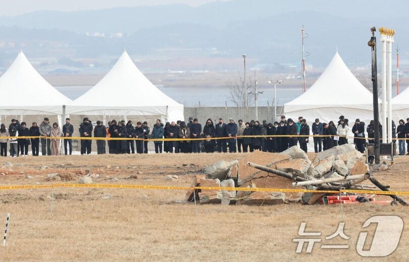 務安航空の事故現場で開かれた「12・29済州航空旅客機惨事」合同追悼式(c)news1