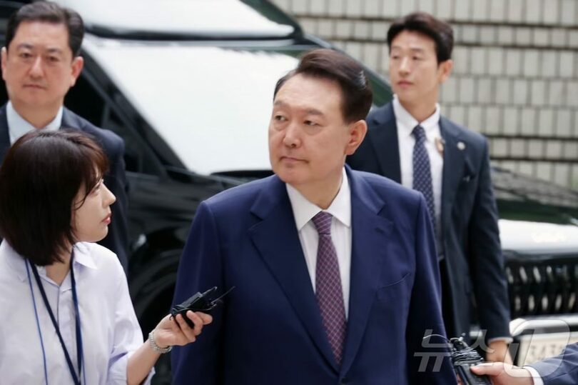 2025年6月16日、ソウル中央地裁で開かれた公判に出廷した韓国のユン・ソンニョル（尹錫悦）前大統領(c)news1