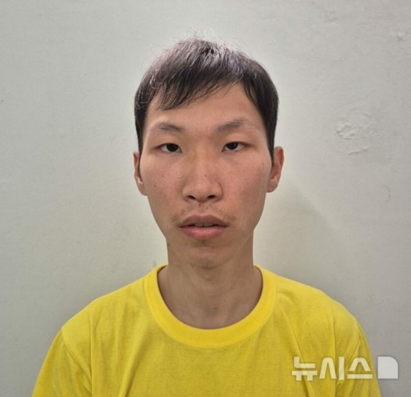 尊属殺人と死体遺棄の罪に問われたチョ・ジェボク被告＝大邱警察提供(c)NEWSIS