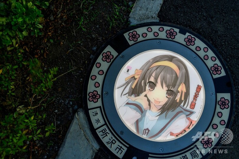 所沢市に光るマンホール登場、アニメキャラ・デザインで街の活性化に