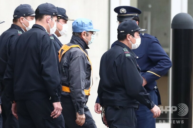 ゴーン被告、保釈される 東京拘置所から作業服姿で