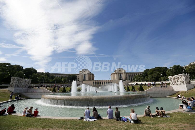 暑かったらパリへいらっしゃい、トロカデロの噴水
