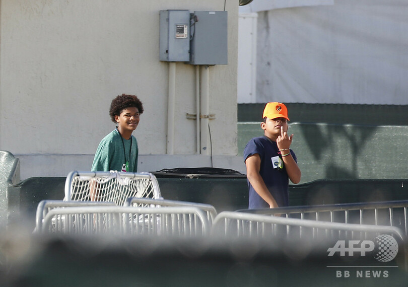 米トランプ政権の移民親子引き離し、中止命令後も900人以上 人権団体