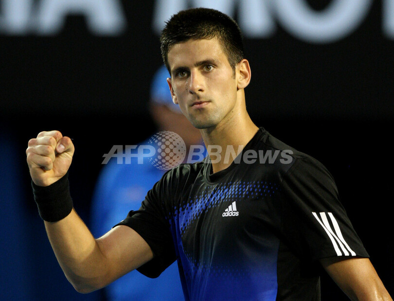 ジョコビッチ フェデラーを降し自身初の全豪決勝進出