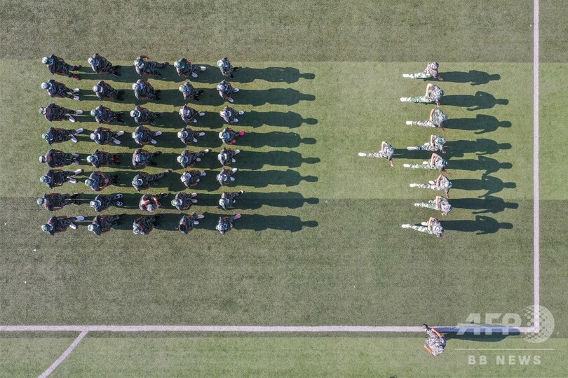 高校生が軍事訓練に参加、新学期前に 中国