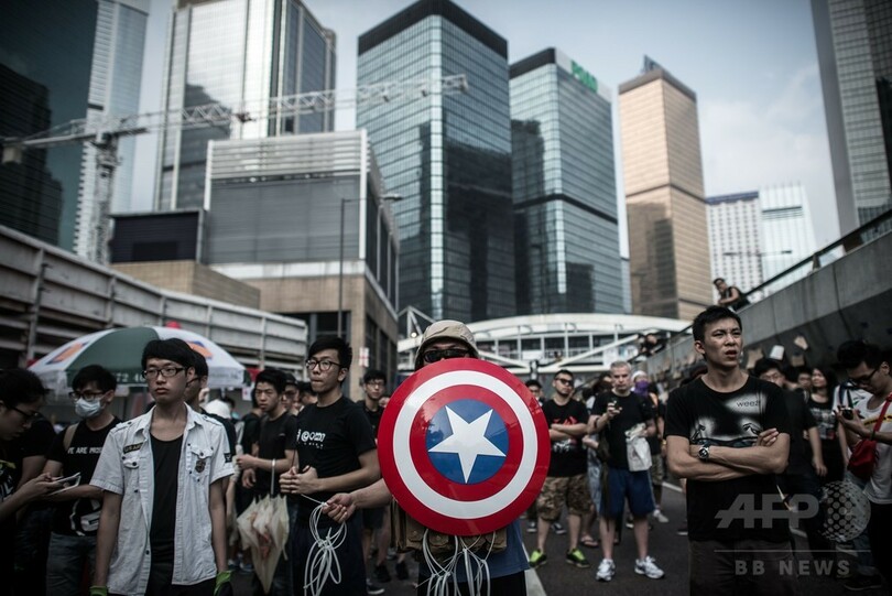 香港デモに「キャプテン・アメリカ」登場？