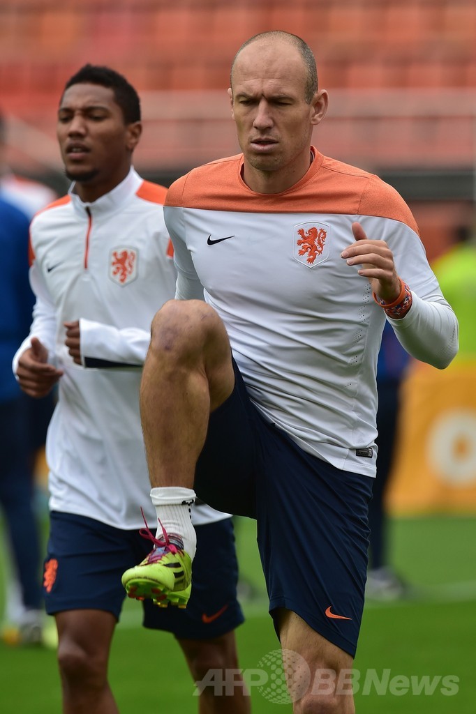 オランダ、デ・ヨングとフラールが練習に復帰