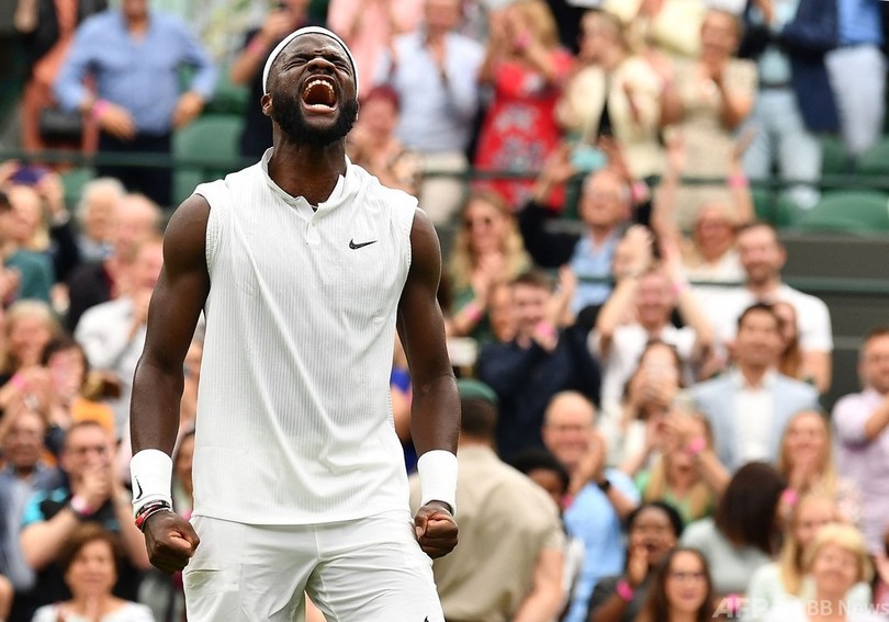 チチパス、ウィンブルドン初戦敗退 「バブル生活疲れ」吐露