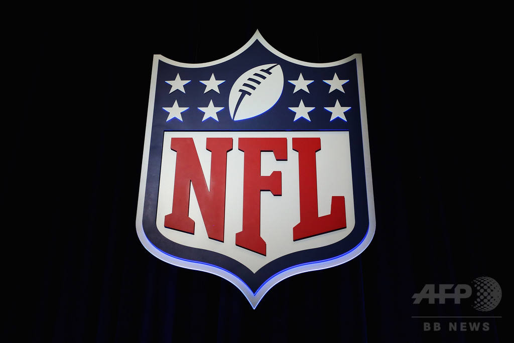 NFLドルフィンズの高額年俸コーチ、「白い粉吸引」動画で辞任 NFLドルフィンズの高額年俸コーチ、「白い粉吸引」動画で辞任