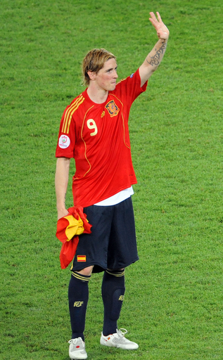 ビジャの陰から抜け出したフェルナンド・トーレス 写真28枚 国際