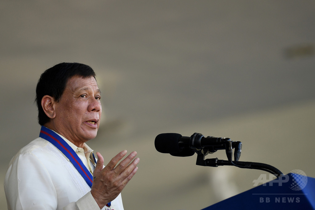 比大統領、麻薬戦争に懸念示す人権機関代表を「幼児性愛者」と罵倒 比大統領、麻薬戦争に懸念示す人権機関代表を「幼児性愛者」と罵倒