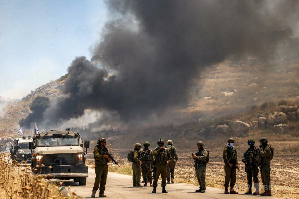 イスラエル入植者、西岸で車両やモスクに放火 軍が部隊派遣