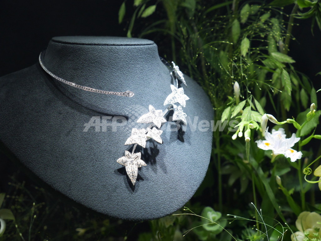 ブシュロン×東信によるハイジュエリーミュージアム＆カフェ、27日から