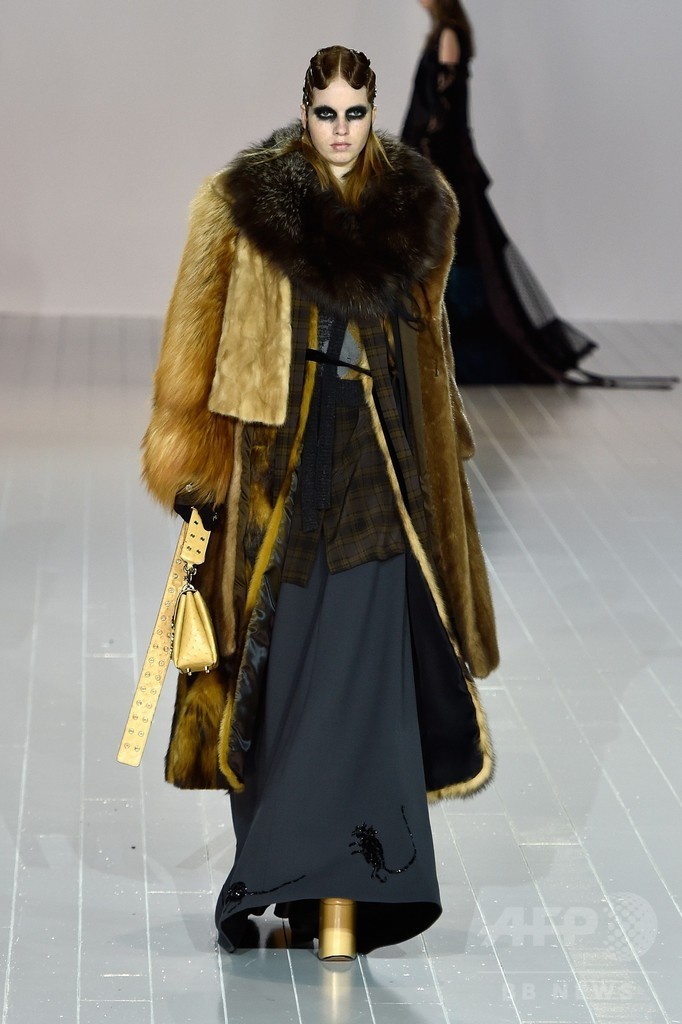 「マーク ジェイコブス」16/17年秋冬コレクション