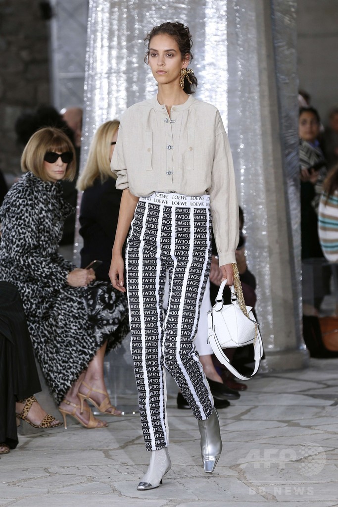 「ロエベ」16年春夏コレクション