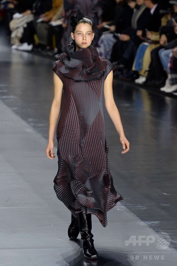 「イッセイ ミヤケ」16/17年秋冬