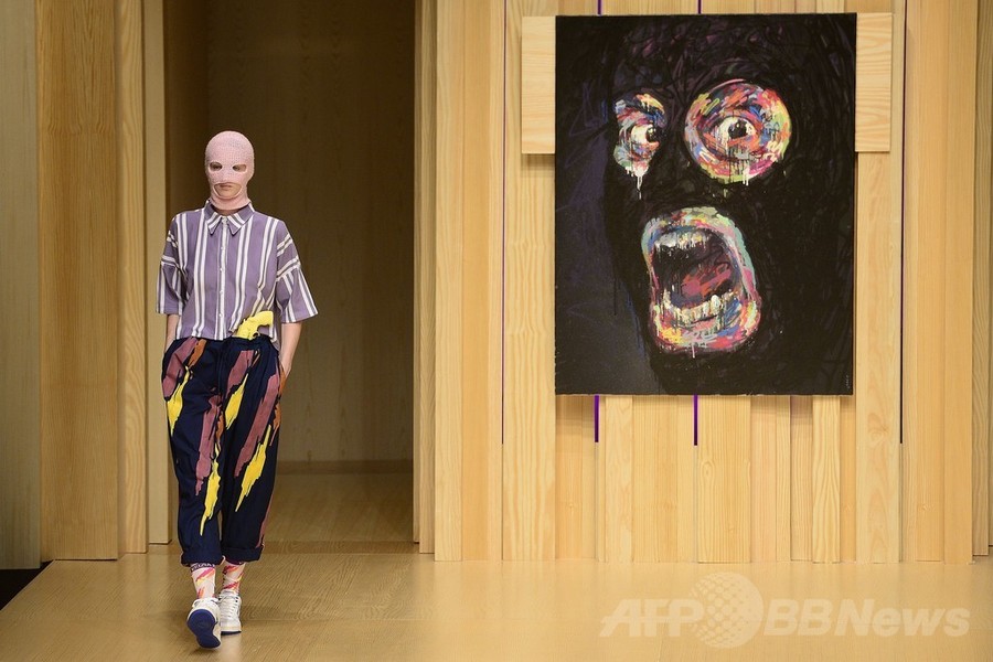 色とりどりのニットマスクに注目、「クリツィア ロブステリャ」15年春夏 080 バルセロナ