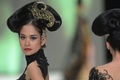 インドネシアの首都ジャカルタ（Jakarta）で開催されたインドネシア・ファッションウィーク（Indonesia Fashion Week）で発表されたAnne Avantieの新作（2014年2月23日撮影）。(c)AFP/ADEK BERRY